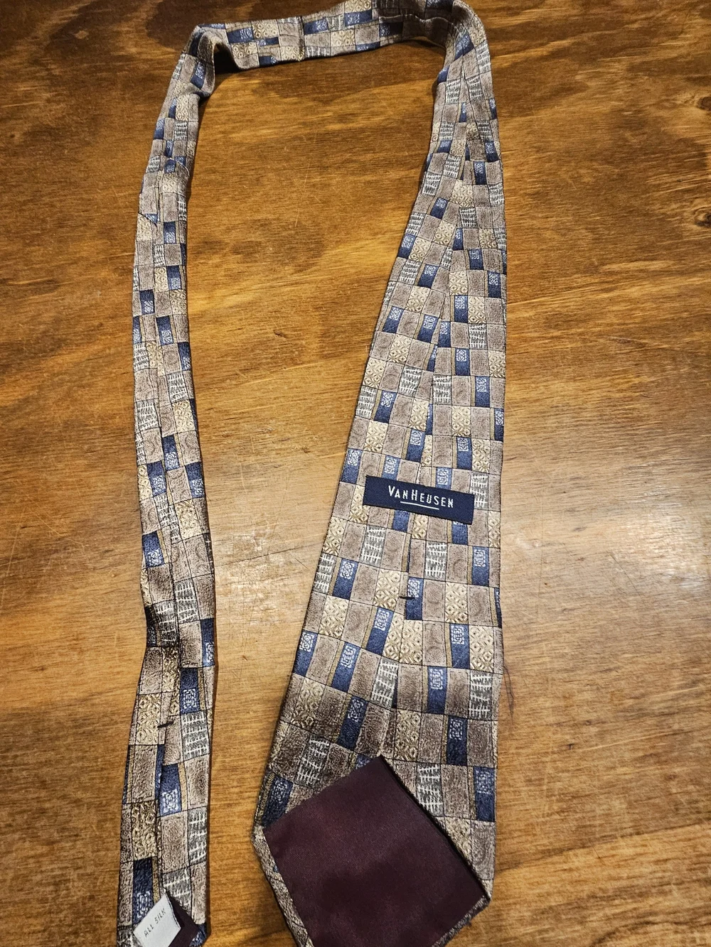 C3, Van Heusen Silk Brown & Blue Tie is a stylish accessory for men